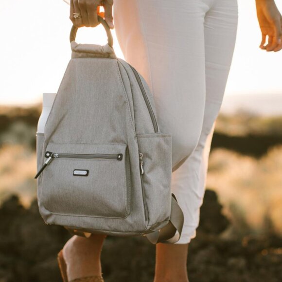 2/$100 LIKE NEW Baggallini All Day Backpack and RFID Phone Wristlet - Picture 7 of 12